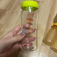 哺乳瓶　おしゃぶり　乳首　などの画像