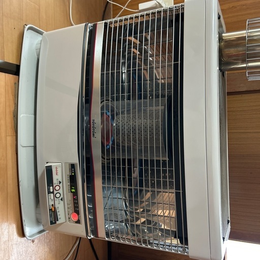 トヨトミ　煙突式ストーブ！値下げ