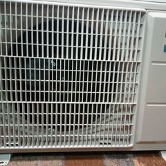 安心の電気工事士がお伺い致します！ぽかぽか暖房♪大型14畳用！希少な100V電源！お掃除機能♪取り付け工事無料！取外し工事無料！配送込み！保証付き！エリア限定の画像