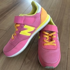 new balanceの画像