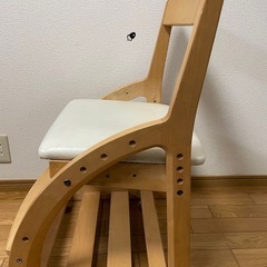 ヤリモク　姿勢良く座れる椅子の画像