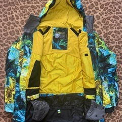 ※11/9中対応で値引きあり！ブランド:OGASAKA含むスノーボード用品一式(小物類含む10点)の画像