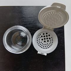 ニトリ　両開き調味料入れ　80mLの画像