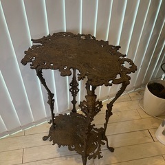 アンティーク猫脚サイドテーブルの画像