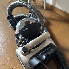 TOSHIBA サイクロン掃除機の画像