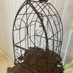 鉄製のアンティーク鳥かごの画像