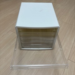 書類収納棚の画像