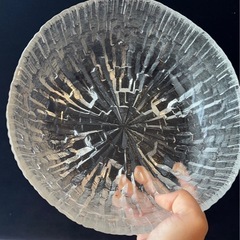 大きな ガラスのお皿の画像