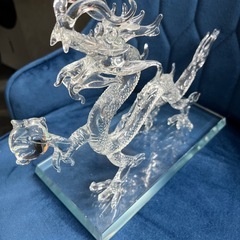 ガラスの龍のお着物の画像