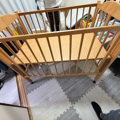 ベビーベット　木製　キャスターつき付きの画像