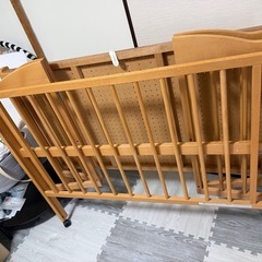 ベビーベット　木製　キャスターつき付きの画像