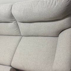 ニトリ3人掛け布張りソファ＋ オットマン付きの画像