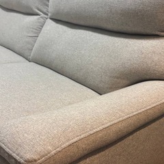 ニトリ3人掛け布張りソファ＋ オットマン付きの画像