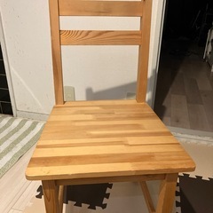 木製ダイニングチェアの画像