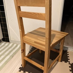 木製ダイニングチェアの画像