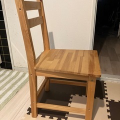 木製ダイニングチェアの画像