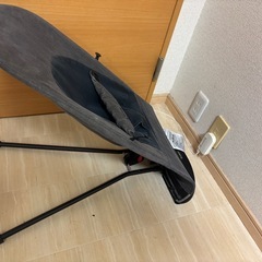 【無料でお譲りします】 BabyBjörn（ベビービョルン）のバウンサー（ダークグレー）。の画像
