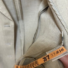 ベージュ　ジャケットの画像