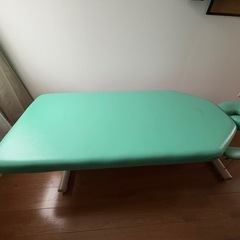 タカダ　施術ベッドの画像