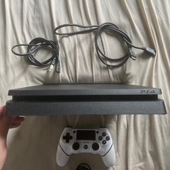 PlayStation 4 (PS4)ジェット・ブラック 500GB の画像