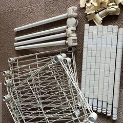 【あげます】【無料】【難あり】　組み立て式金属製　ラックの画像
