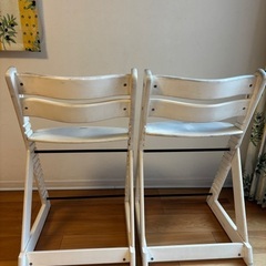 子供用ハイチェア2台の画像