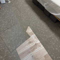 サンゲツタイルカーペット中古の画像