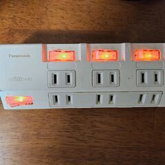 延長タップ（電源コード・6口・約2m）の画像