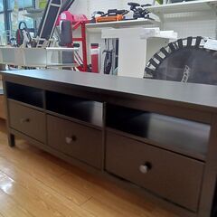 ★リユースのサカイつくば店★TK7214 IKEA TVボード ブラック H57×D47×W148 クリーニング済みの画像