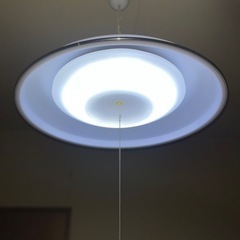 シンプルモダンデザインの円形蛍光灯。の画像