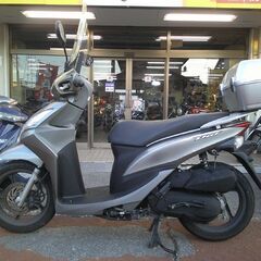 NO.5544　ディオ１１０（ＤＩＯ） ４サイクルエンジン　フューエルインジェクション　リヤボックス付き　スクリーン付き　シルバー　☆彡の画像