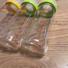 哺乳瓶の画像