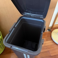 32リットル　ゴミ箱の画像