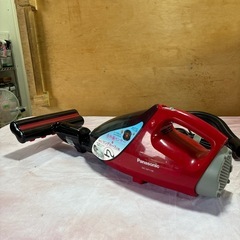 掃除機　ハンディ掃除機　コード掃除機　電気掃除機　Panasonic 2015年製　MC-DF110C  ピンク　動作確認済み　箱付き　中古の画像