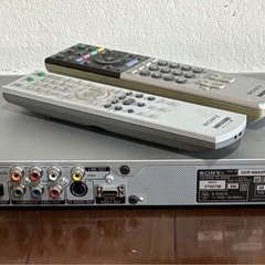 ソニー製　32型テレビとDVDプレーヤー　B-CASカード・リモコンありの画像