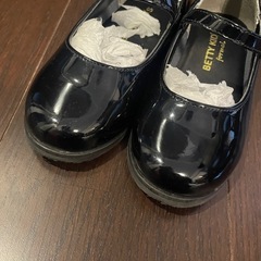 キッズ　女児　靴　エナメルの画像