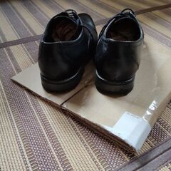 【価格 相談可】革靴（メンズ 、大きさ 43（ 27から27.5cm）、ブラック）の画像