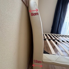 ダブルベッドフレームの画像