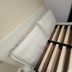 ダブルベッドフレームの画像