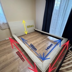 ダブルベッドフレームの画像