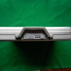 ゼロハリバートン ダイヤルロック式アタッシュケースの画像