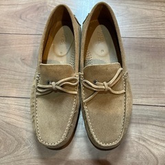 ZARA スエード ローファー ベージュの画像