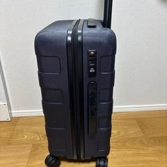 【ファスナー一部故障有】スーツケース(小型) の画像