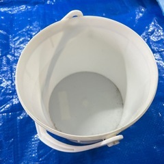 小さいカゴ、バケツの画像