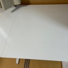 伸長式ダイニングテーブル　椅子二脚セット　　の画像