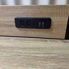 USB ×コンセント付きパソコンデスク　CORSAIR T3 RUSH V2 チャコールチェア　　の画像