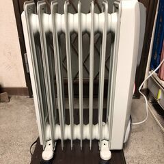 配送可　空気を汚さない暖房器具　デロンギ　DeLonghi　オイルヒーター【8～10畳】ON/OFFタイマー機能付き　H770812EFSN-GY　動作確認済みの画像