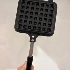 デロンギのケトル、ワッフルメーカー直火用のセットの画像