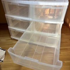 キャスター付きクリアボックス 6箇所収納の画像