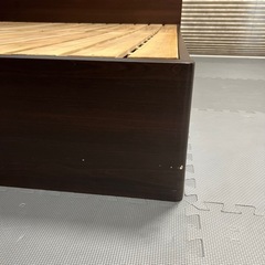 ニトリ　コンセント2口付き　クイーンベッドフレームの画像